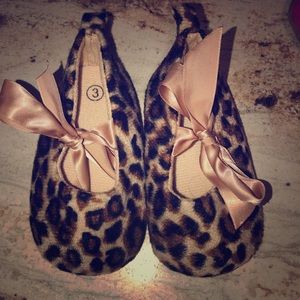Leopard baby shoes